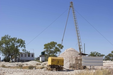 Mining at Lightning Ridge