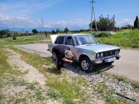 Maintaining a Lada