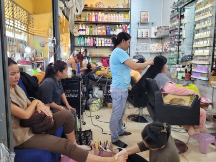 Have your hair done in Phnom Penh Central Market