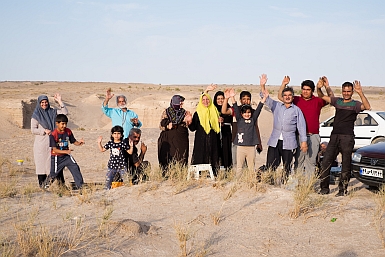 Picnic in the Maranjab Desert